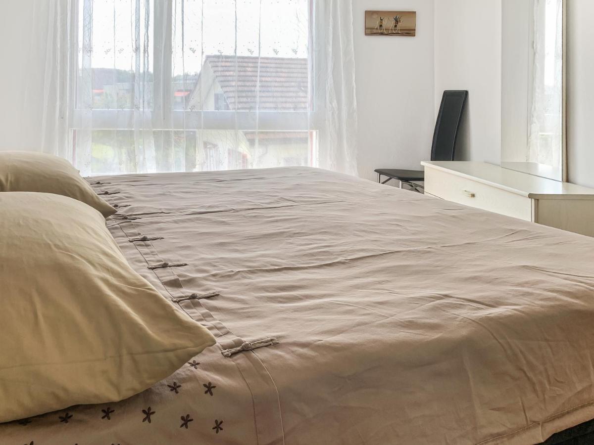 Haus Zur Lilie Hotell Hinwil Eksteriør bilde